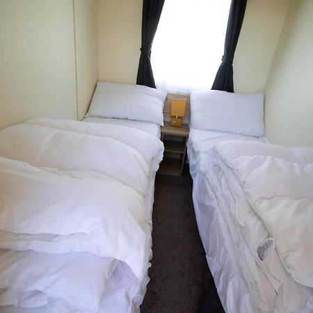 Great 8 Berth Caravan For Hire In Skegness Ref 33069F 외부 사진