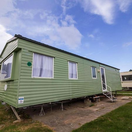 Great 8 Berth Caravan For Hire In Skegness Ref 33069F 외부 사진